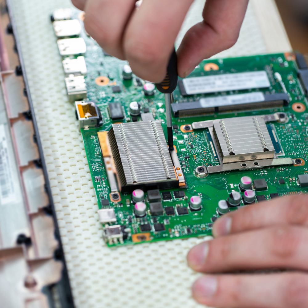 Orojektowanie elektroniki, tworzenie oprogramowania niskopoziomowego (firmware)